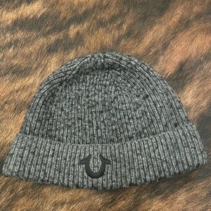 True religion beanie perfect for winter and a cool gray color